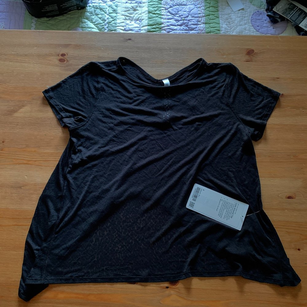 Lululemon NWT Loop around Tee 6